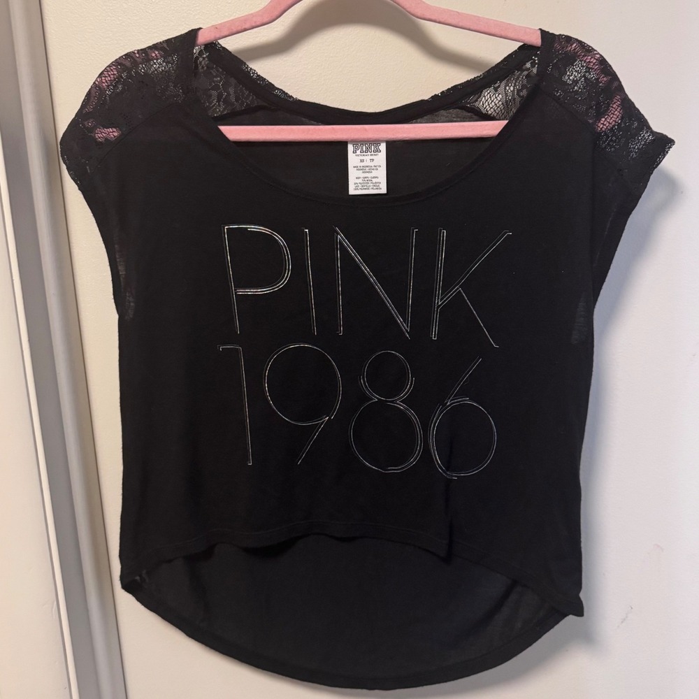 PINK Victoria's Secret Black Lace Shoulder High-Low Graphic Top XS 1986 Y2K VS‎